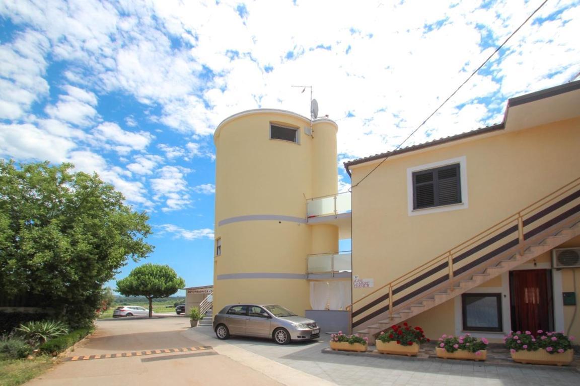 Silos Mare Lägenhet Novigrad Istria Exteriör bild